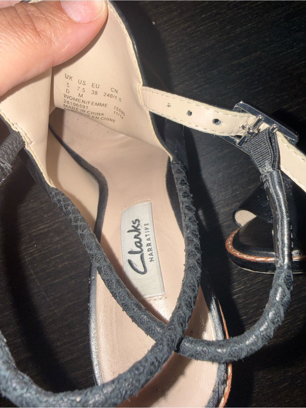 Clarks Sarina Billy Black Leather Peep Open Toe Wedge Sandals Size 7.5 - Picture 7 of 7